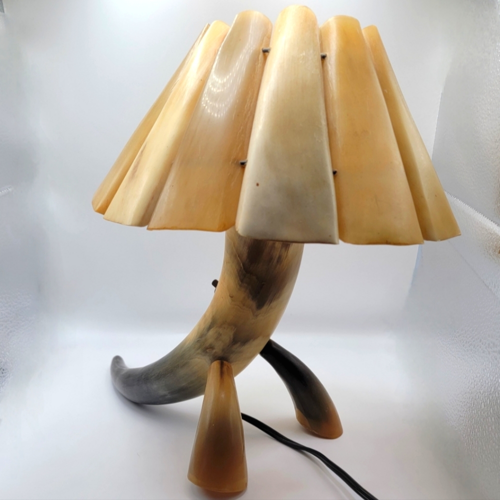 VINTAGE Steer Horn Desk Lamp - Picture 3 of 7